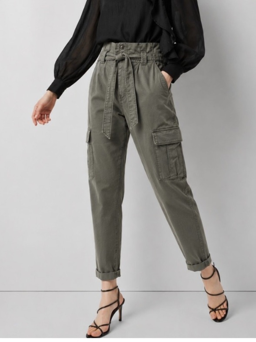 White House Black Market WHBM High Rise Tapered Ankle Cargo Pants Olive Size 2